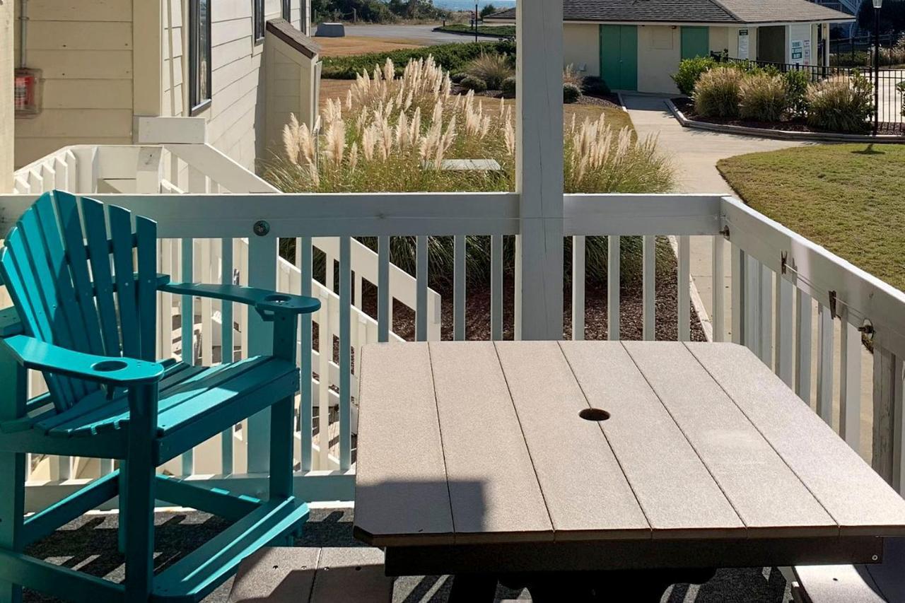 Emerald Isle Resort-Style Condo Walk To Beaches! 외부 사진